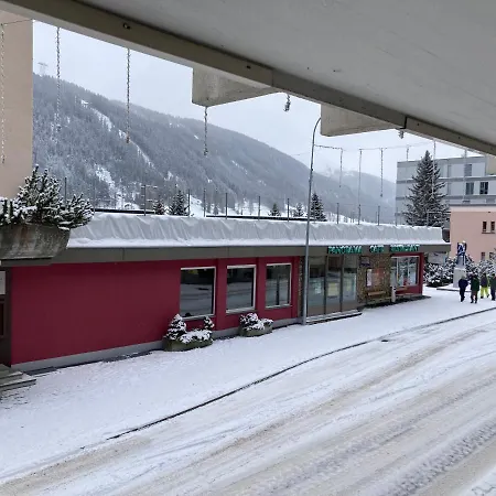 Your Pied-a-terre In Apartamento Davos