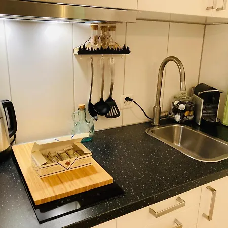 Your Pied-a-terre In Apartment *